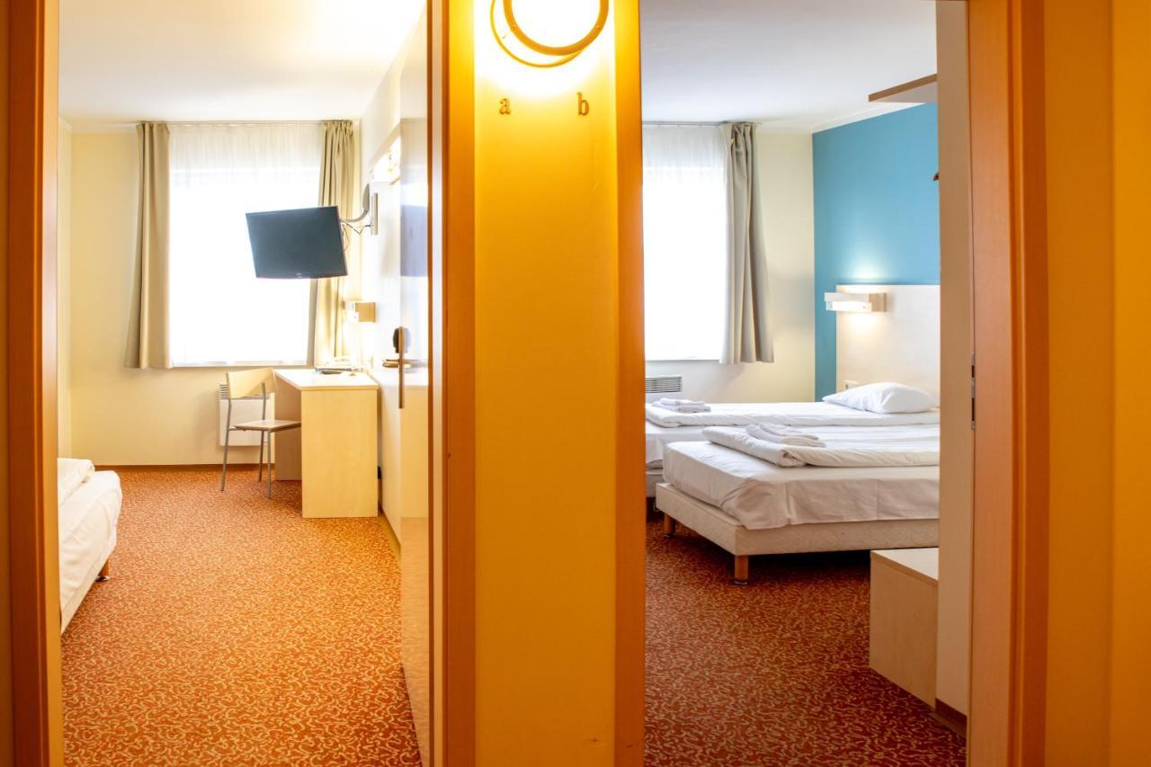 Rija Bauska Hotel Экстерьер фото