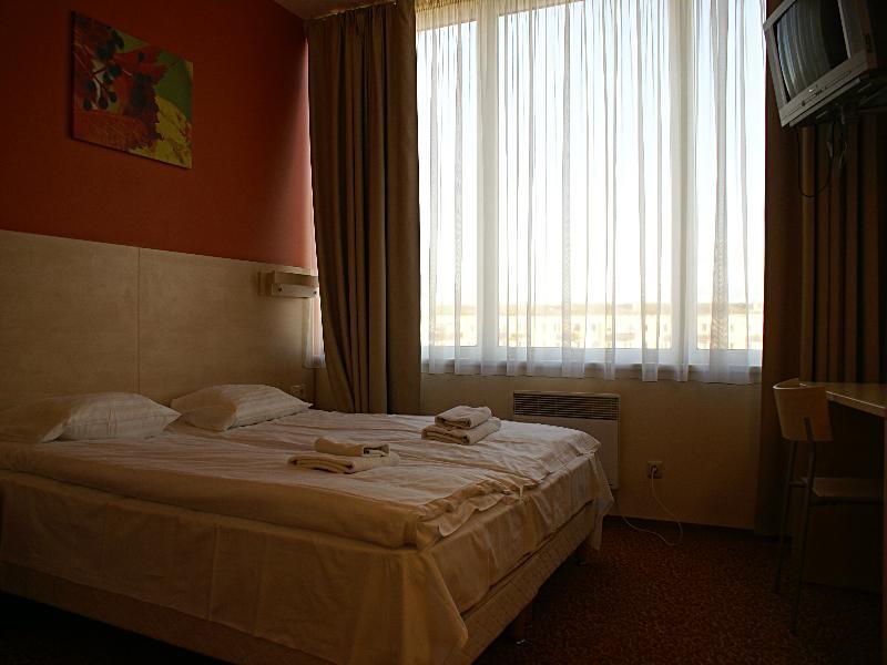Rija Bauska Hotel Экстерьер фото