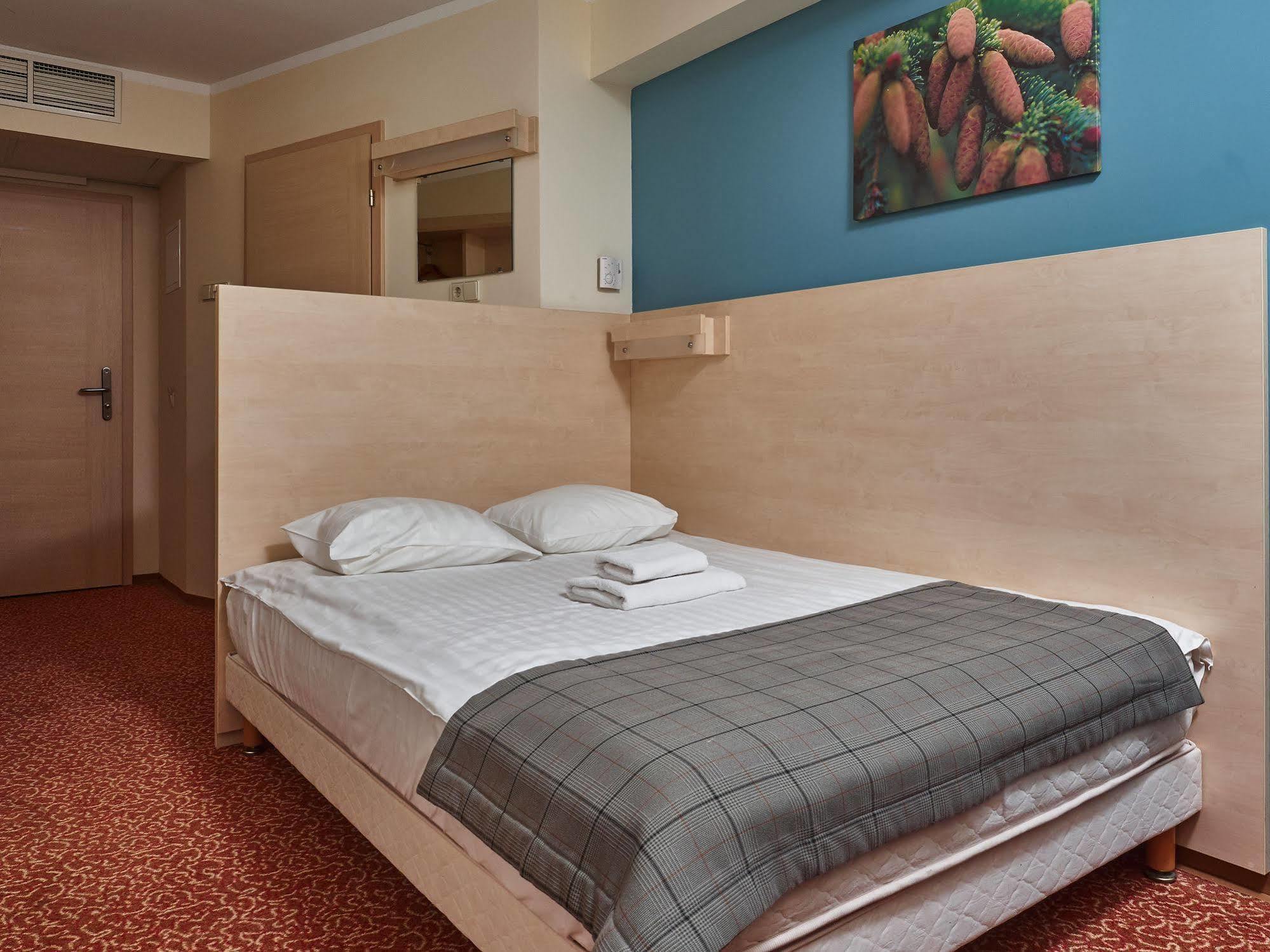 Rija Bauska Hotel Экстерьер фото