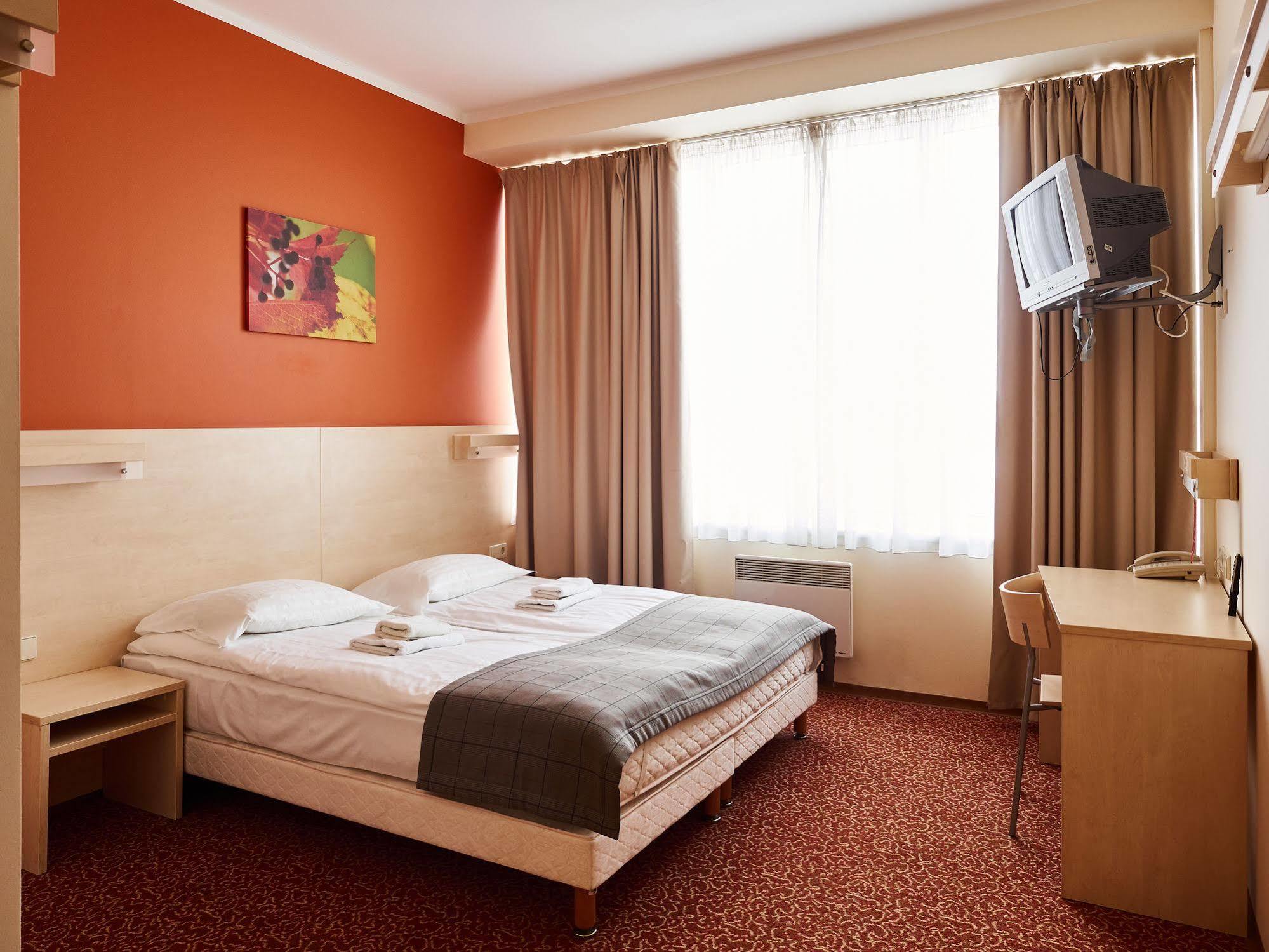 Rija Bauska Hotel Экстерьер фото