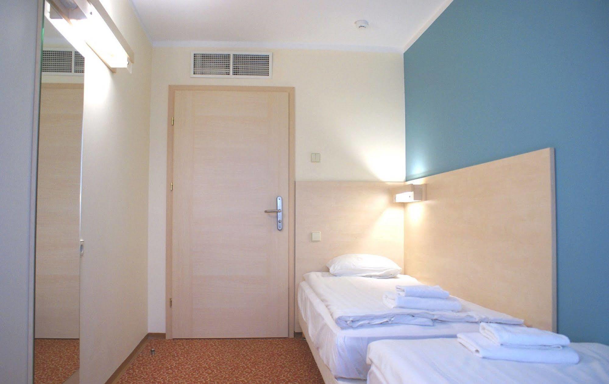 Rija Bauska Hotel Экстерьер фото
