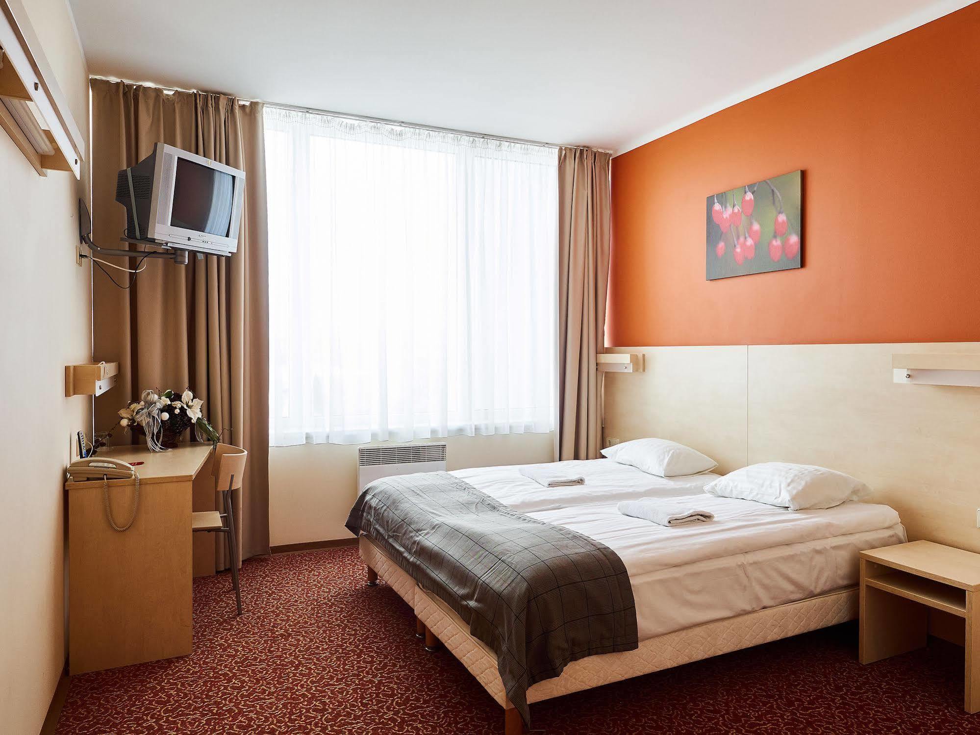Rija Bauska Hotel Экстерьер фото